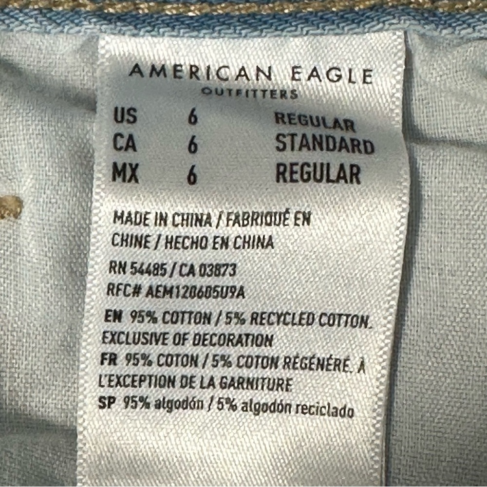 American Eagle Jeans Light Blue Wash Destroyed Distressed 95% Cotton Women's Sz6 - Picture 5 of 11